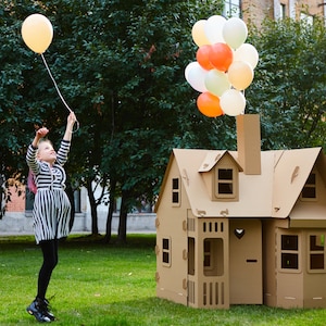 Hasta Playhouse. Casita de cartón. Casa de juegos de manualidades creativas para niños. El mejor juguete para niños creativos.
