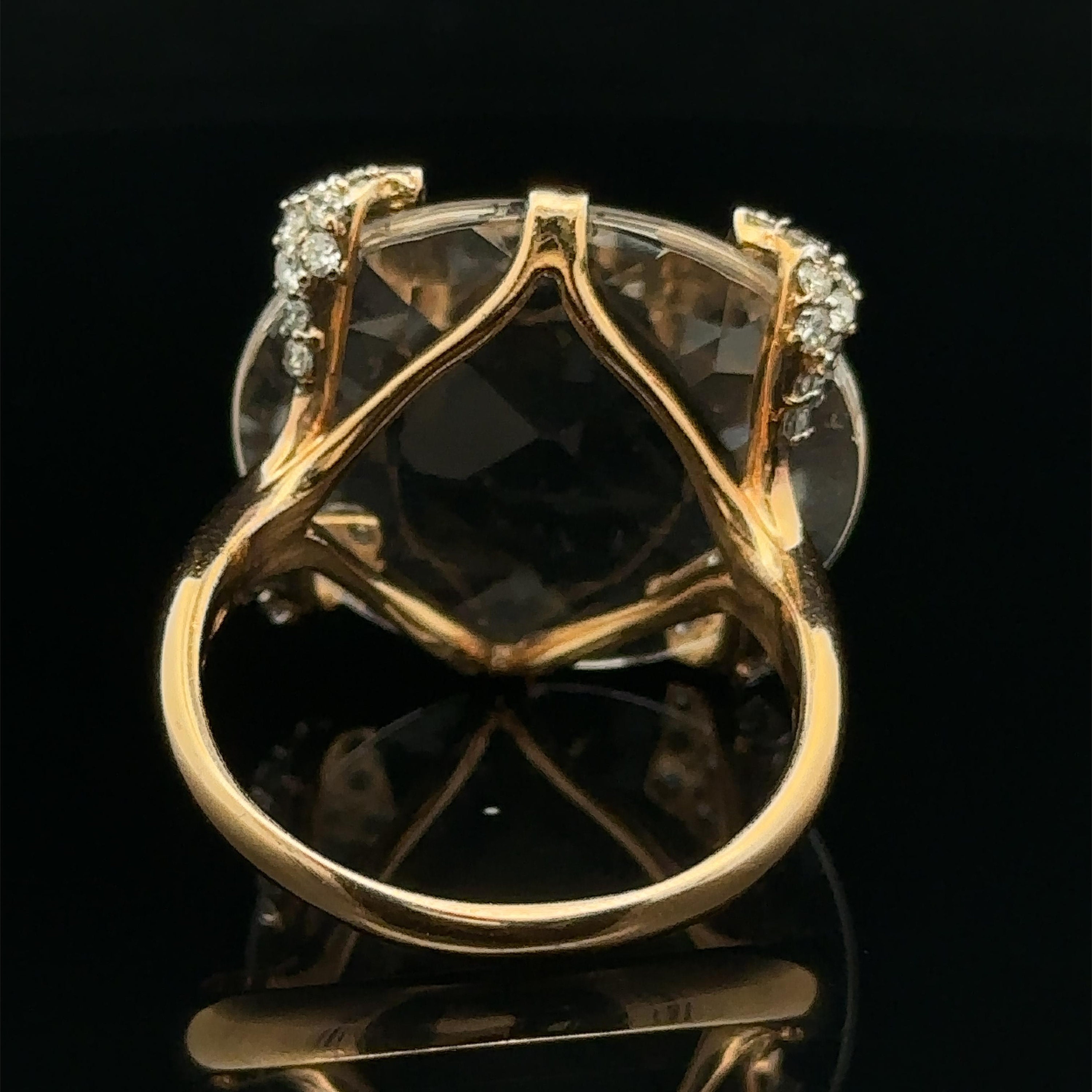 18k Yellow Gold Casato Diamond Prong & Large Faceted White