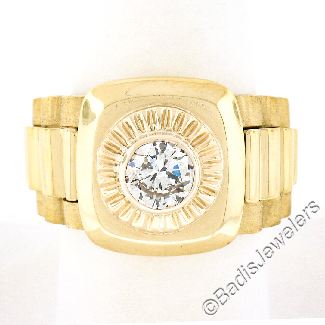 Estate Men's 18K Yellow Gold 0.94ctw Bezel Set Round