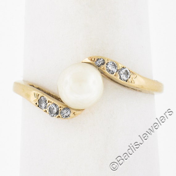 Simple 14K Yellow Gold 5.5mm Cultured Pearl Solita