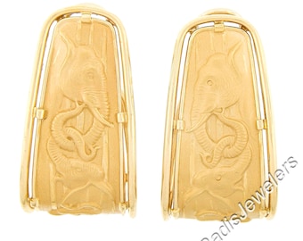 Vintage Carrera y Carrera 18k Yellow Gold Highly Detailed Textured Matte Finish Elephants Large Wide Cuff Clip On Earrings w/ Patina