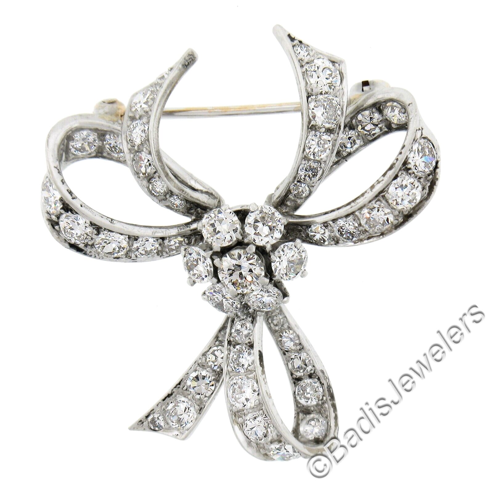 Art Deco 18ct White Gold Bow Brooch set with Diamonds (911U)