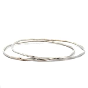 Pair of 2 Solid 18k White Gold Free Form Wire Slip on Bangle Bracelet