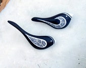 Broche pájaro joyería - pájaro negro - rústico de arte Australia aves aves envío gratis broche madera - Urraca bosque - pájaro Pin - madera