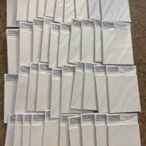 Weißes Glanz-Tischkarten-Set für Hochzeiten im Zeltstil mit 400 Stück