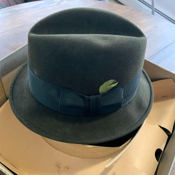 Vintage Round Hat Box Beige Brown 11” X 5 1/2” with Rope Handle  Beatrice-Martin