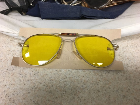Shooter yellow sunglasses