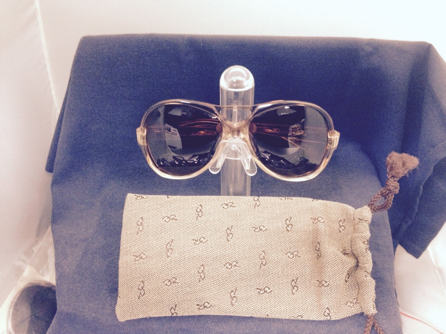 Oscar del la Renta | Sunglasses with case Oscar De La Renta Black Oversized Sunglasses with Grey main image 3