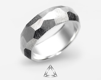 Multi faceted band ring, Mens wedding ring, Geometric silver ring, Hammered ring, Facet ring, Faceted jewelry, Matted ring, Angle ring