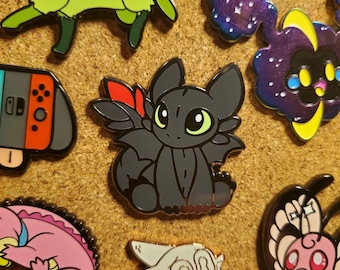 Night Fury Hard Enamel Pin, Toothless Hard Enamel Pin, Toothless Pin, Night Fury Pin, HTTYD Pin, How to Train your Dragon Pin