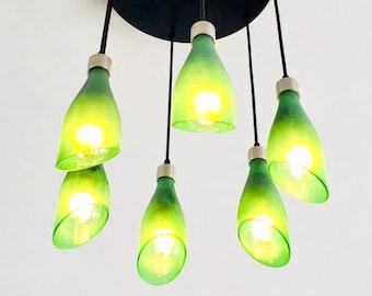 Lámpara de araña hecha con botellas de vino esmeriladas - Luminaria para hogar y bar, elaborada con 6 botellas.