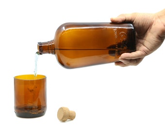 Flacon d’eau de bouteille de whiskey up-cycled - ensemble de carafe d’ambre avec des tumblers en verre - glaces