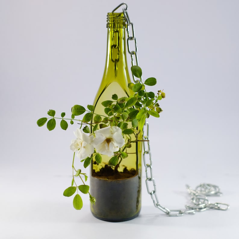 Maceta colgante hecha a mano a partir de botella de vino reutilizado Verde Olivos Olive Claro imagen 6