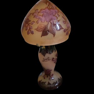 Tip Galle table lamp