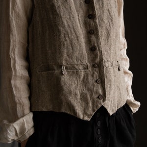 Chaleco de lino gris sin teñir para hombre, MILL. Chaleco de lino, ropa antigua vintage, chaleco clásico, lino crudo, arpillera rústica.
