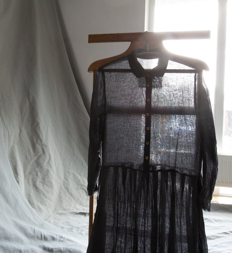 Robe en gaze de lin de couleur marine noire NOSTALGIA avec ourlet brut. Vêtements pour femmes en lin, robe vintage, boho, vêtements boho antique rustique image 3