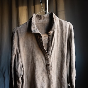 M-L size | Women&#39;s shirt EDINBURGH, antique linen naturally dyed into light greyish-brownish