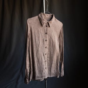 Camisa de mujer TIERRA, tela de saco de lino color arcilla rosa descolorida imagen 1