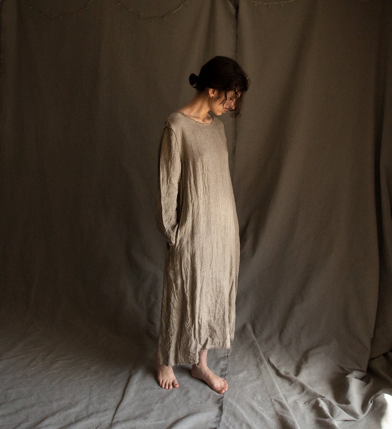 Long natural grey linen dress NOMAD with raw hems and side pockets image 3