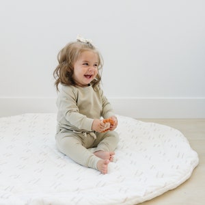 Baby Activity Mat, Baby Shower Gift, Play Mat, Montessori Baby Mat Floor Activity Mat Newborn Activity Mat, Round Baby Play Mat Neutral