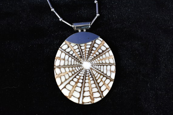 Gorgeous Vintage Sterling Silver and Shell Pendan… - image 2