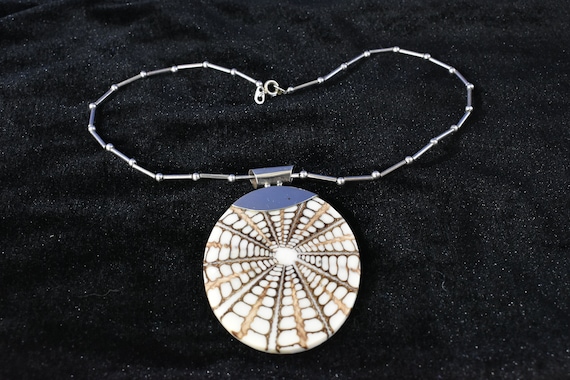 Gorgeous Vintage Sterling Silver and Shell Pendan… - image 1