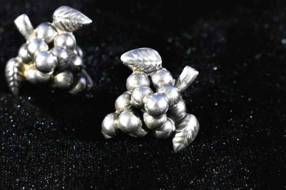 Vintage Mexican Sterling Silver Grape Screw-Back … - image 3