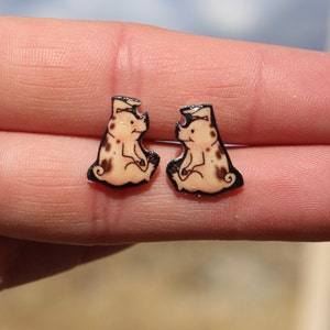 Pig Stud Earrings : Gift for piglet lovers, vet techs, veterinarians, zookeepers cute farm animal earrings with Stainless Steel Post