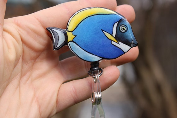 Powder Blue Tang Badge Reel ID Holder: Gift for Scuba Divers, Nurses, Vet  Techs, Zoo Workers, Veterinarians and Fish Lover Fish Badge Reels 