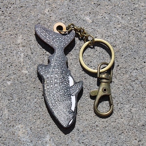 Wood Whale Shark Keychain: Gift for Ocean Animal lovers, vet techs, veterinarians, zookeepers cute animal keyring art