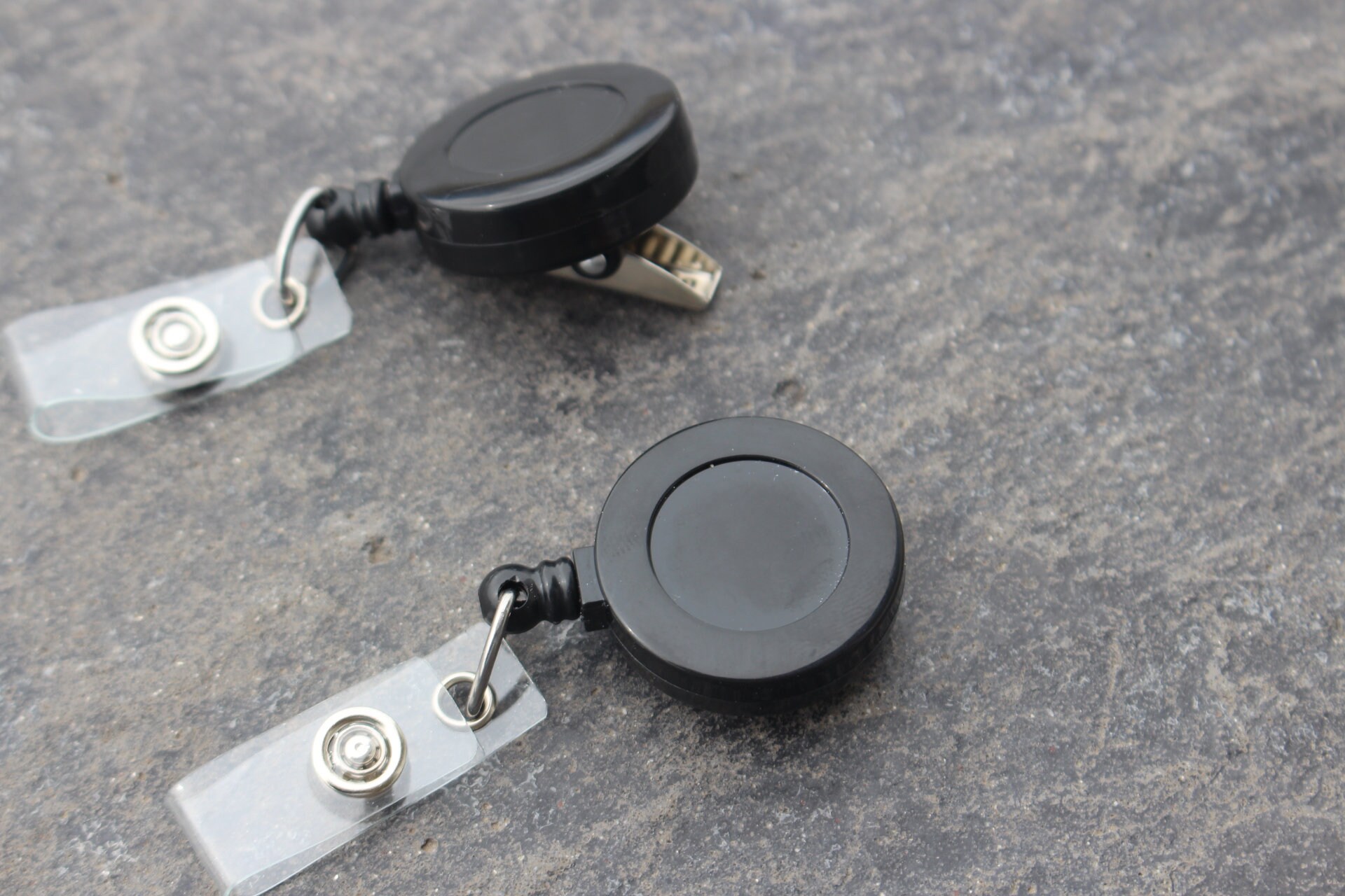 【COLOR iN ID】Reel flower drop tee White Lily Flower Badge Reel ID Holder: Retractable Gift for