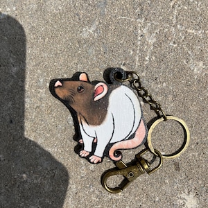 Wood Brown Hooded Rat Keychain: Gift for Mice lovers, vet techs, veterinarians, and zookeepers cute animal keyring art