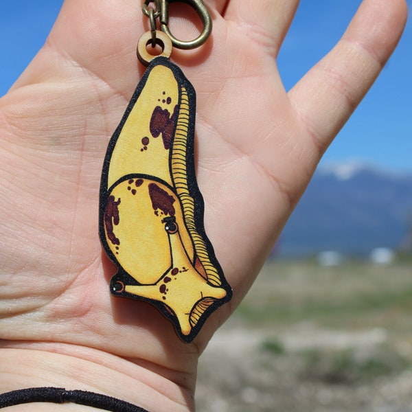 Wood Banana Slug Keychain: Gift for Garden lovers, vet techs, veterinarians, and zookeepers cute animal keyring art