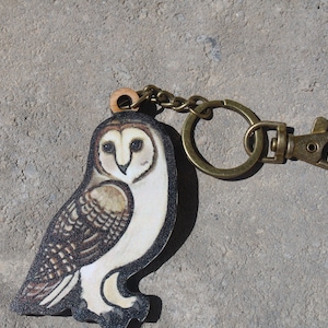 Wood Barn Owl Bird Keychain: Gift for Animal lovers, bird watchers, vet techs, veterinarians, zookeepers cute animal keyring art
