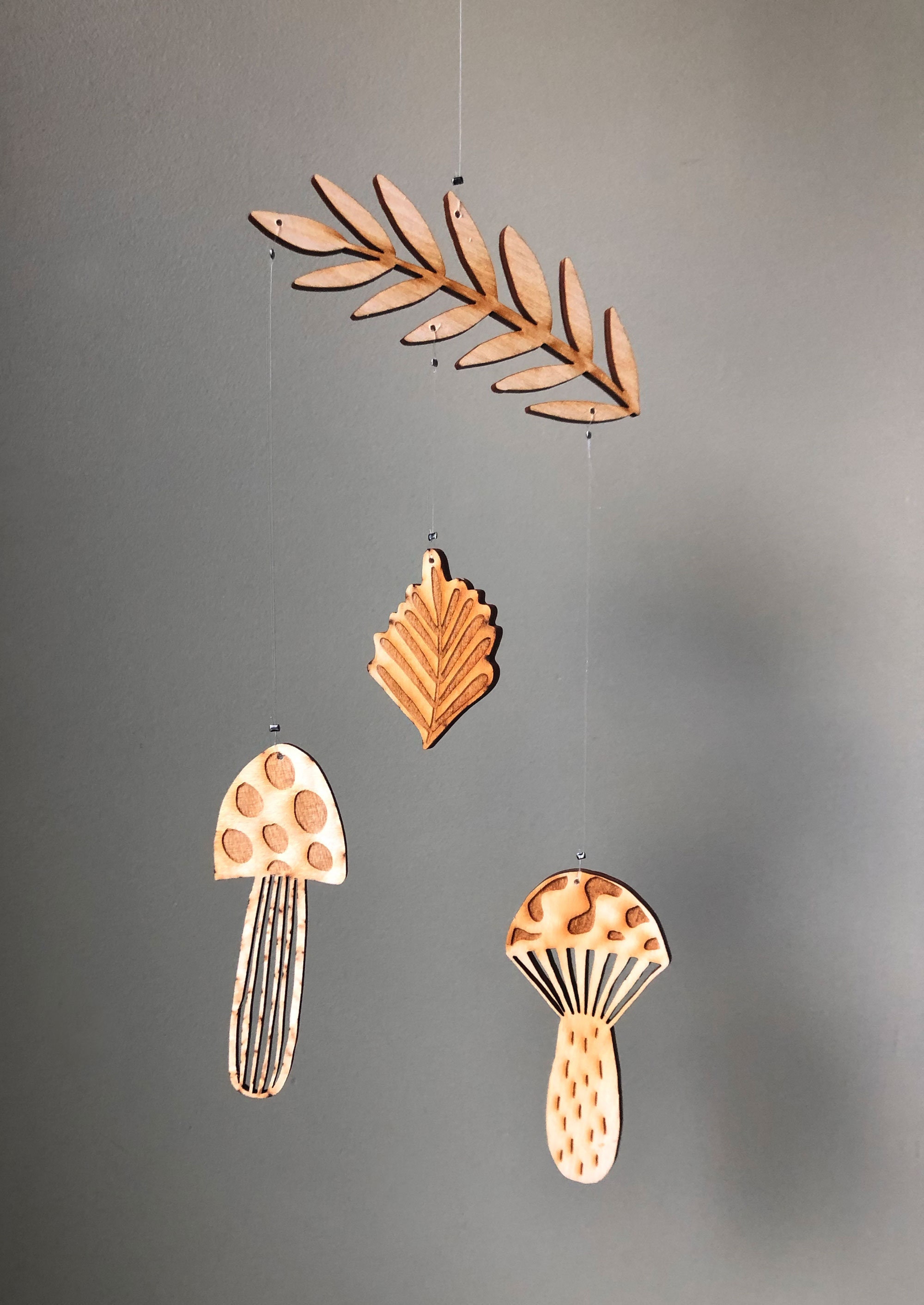 Flore et Faune, Éléments Naturels, Champignon Feuille Petit Cintre en Bois. Neutre, Simple Adorable