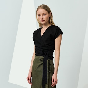 Leinen-Wickeltop mit kurzen Ärmeln, Leinen-Crop-Bluse, Leinenbluse mit V-Ausschnitt und Schnürung, tailliertes Leinen-Top, modische Bluse NIGHTFALL