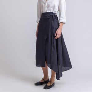 Spódnica lniana kopertowa, długa spódnica lniana, modna spódnica lniana, asymetryczna spódnica lniana, rozkloszowana spódnica lniana, spódnica boho, spódnica z wysokim stanem ZAVIRA