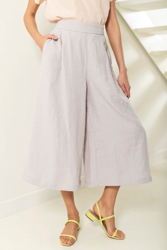 Shop Solid Mid-Rise Culottes with Pocket Detail and Paperbag Waist Online |  Max Kuwait