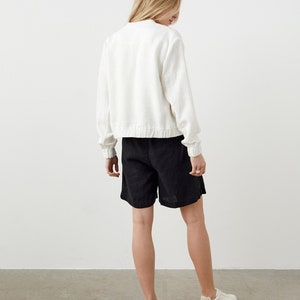 Pleated linen shorts for women, high rise shorts with pockets, elastic back bermuda shorts WALK zdjęcie 3