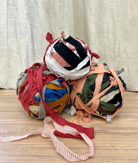 Alfombra de crochet hecha con retazos