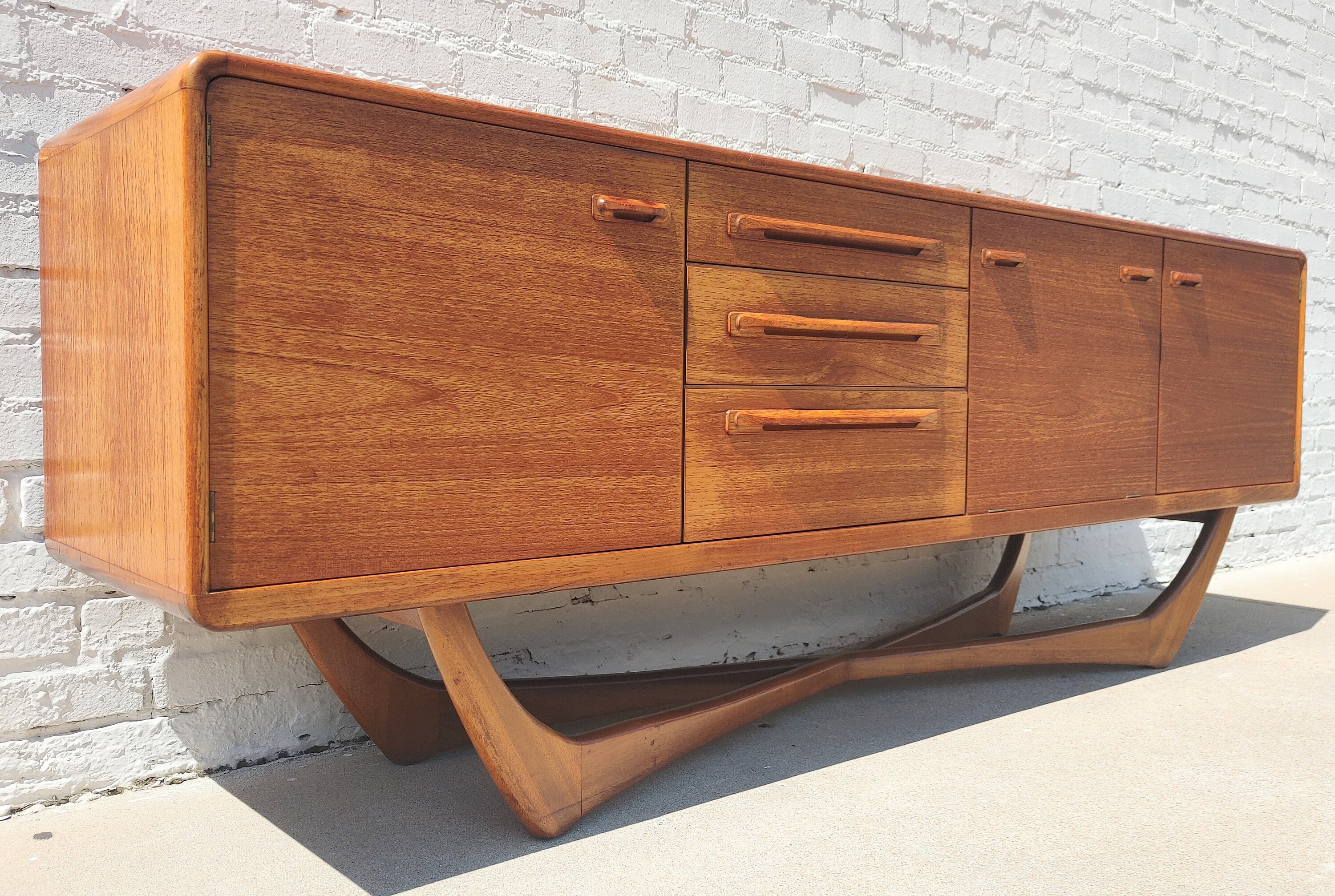Beithcraft sideboard deals