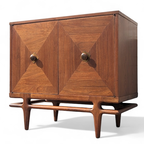 Mid Century Modern Henredon Walnut Cabinet