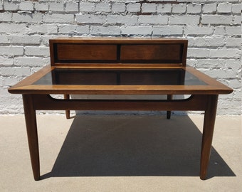 Mid Century Modern American of Martinsville Side Table