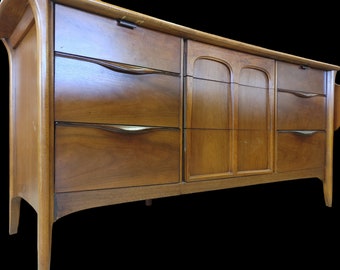 Mid Century Modern Kroehler Walnut Dresser