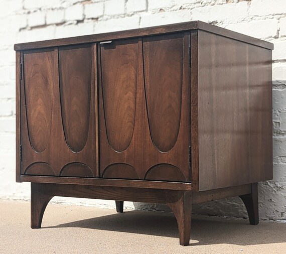 Broyhill brasilia side table discount
