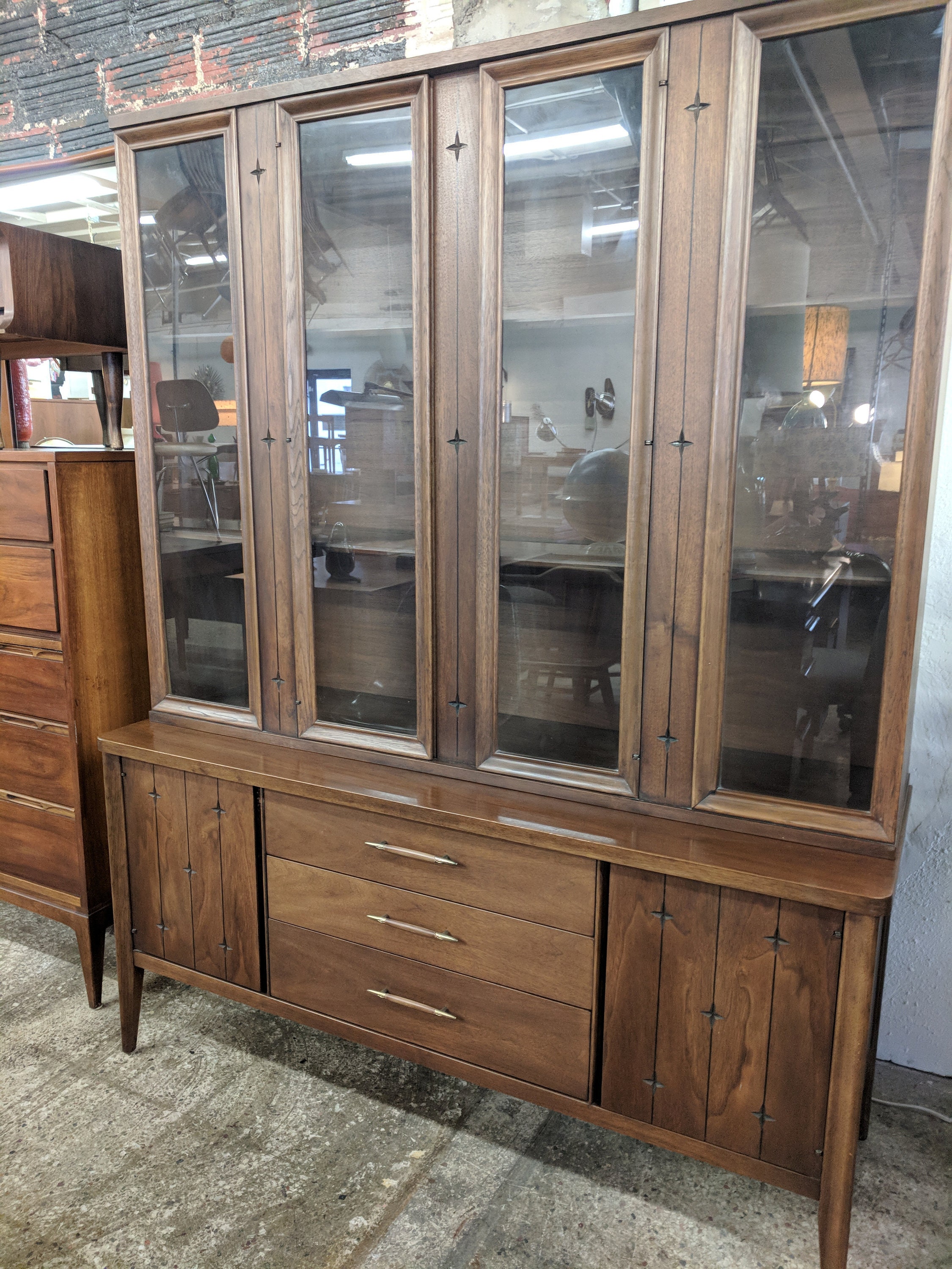 Broyhill saga china cabinet deals