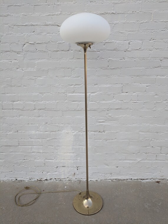 Mid Century Modern Laurel Mushroom 