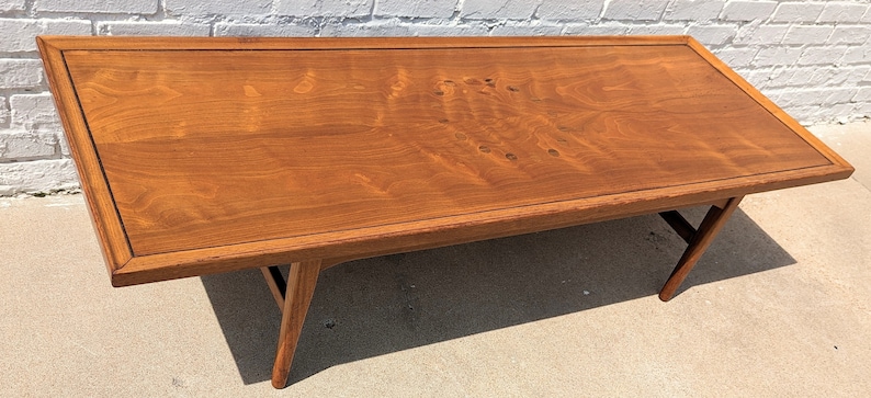 Mid Century Modern Drexel Projection Coffee Table by Kip Stewart Bild 2