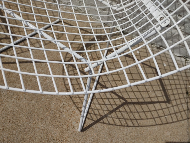 Mid Century Modern Bertoia Wire Diamond Chairs image 10