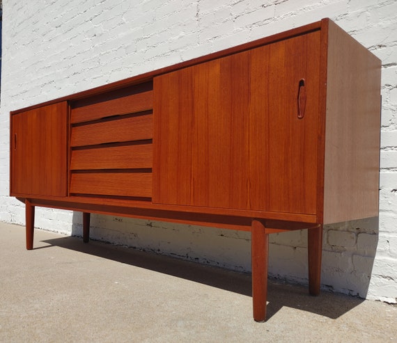 Nils jonsson credenza deals